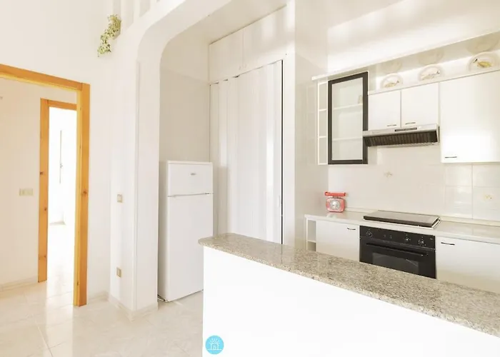 Апартаменти Endless Summer Flat Baia